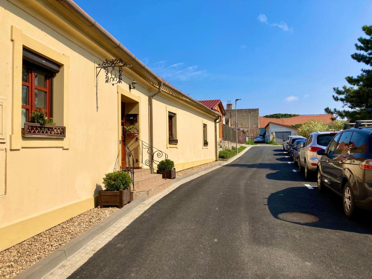 Guesthouse Mikuláš Mikulov Exterior foto